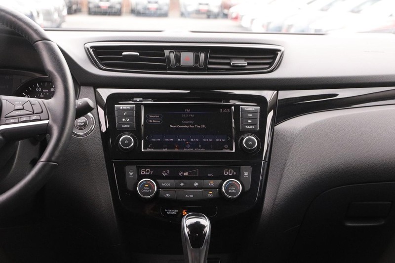 Nissan Rogue Sport Vehicle Image 24