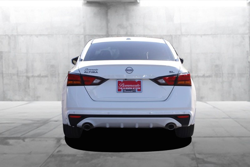 Nissan Altima Vehicle Image 06