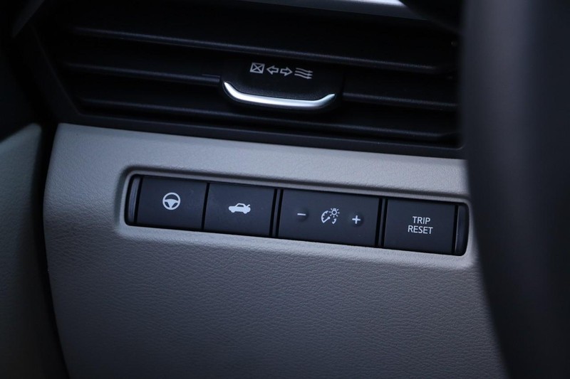 Nissan Altima Vehicle Image 19