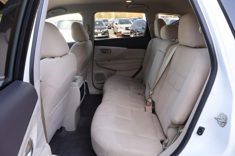 Nissan Murano Vehicle Image 09