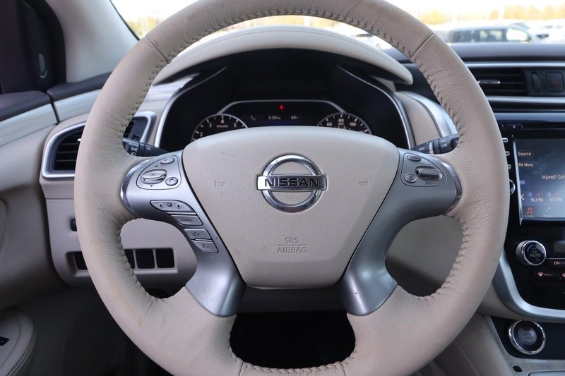 Nissan Murano Vehicle Image 10