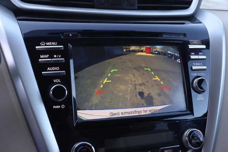 Nissan Murano Vehicle Image 16