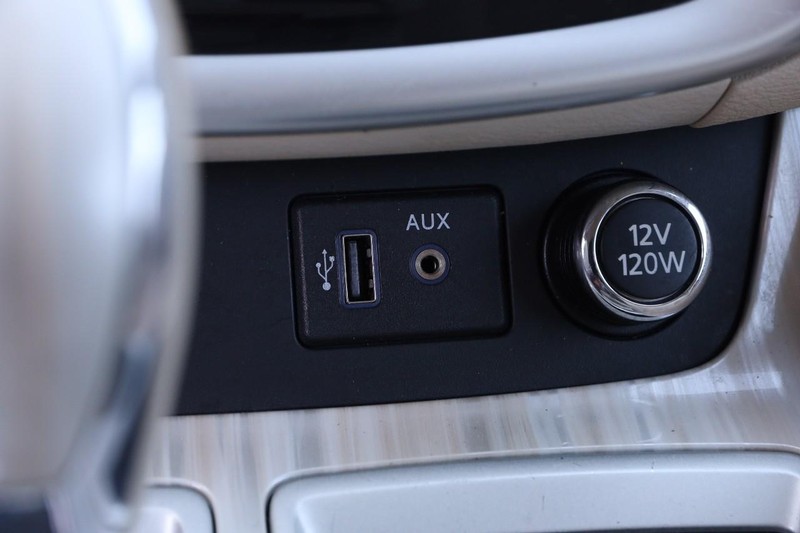 Nissan Murano Vehicle Image 18
