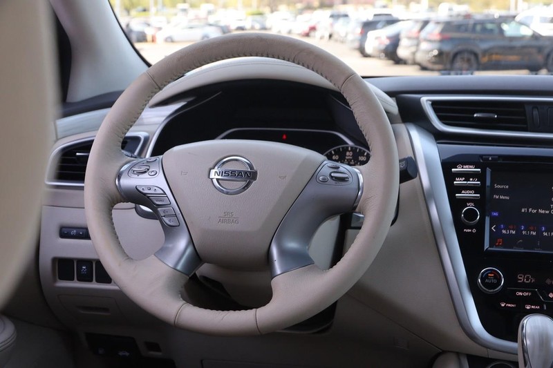 Nissan Murano Vehicle Image 21
