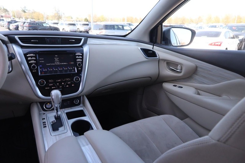 Nissan Murano Vehicle Image 23