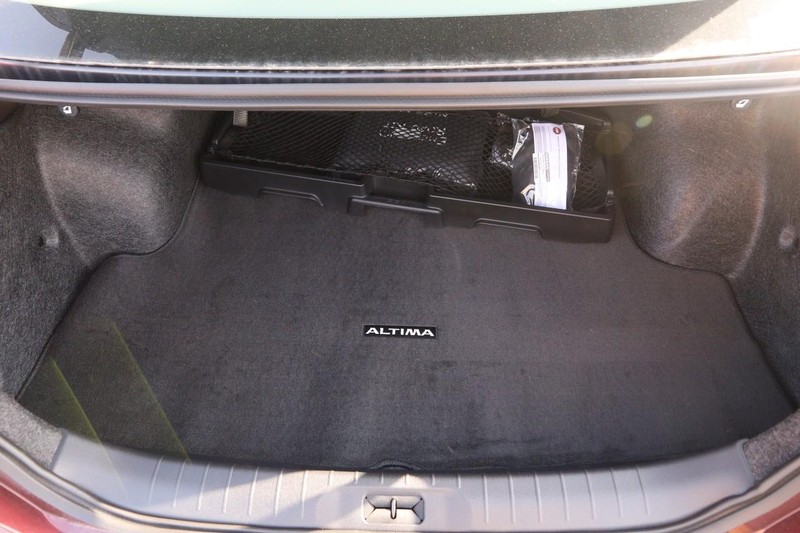 Nissan Altima Vehicle Image 07