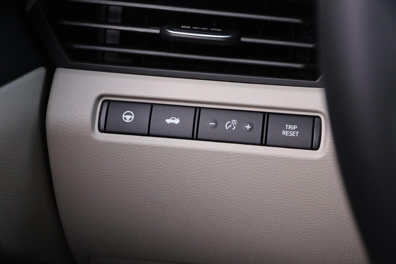 Nissan Altima Vehicle Image 20