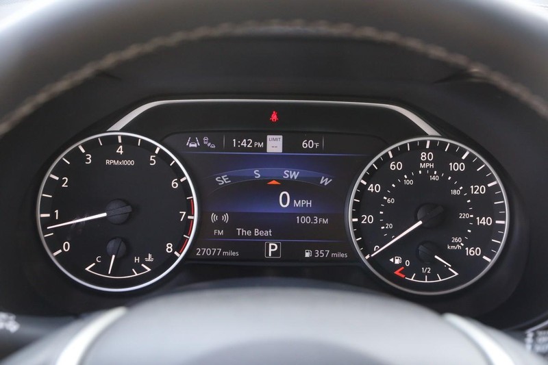 Nissan Maxima Vehicle Image 14