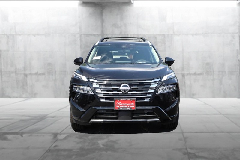 Nissan Rogue Vehicle Image 04