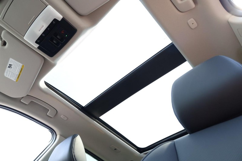 Nissan Rogue Vehicle Image 10