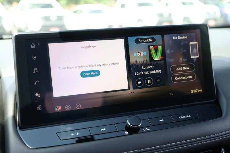 Nissan Rogue Vehicle Image 15