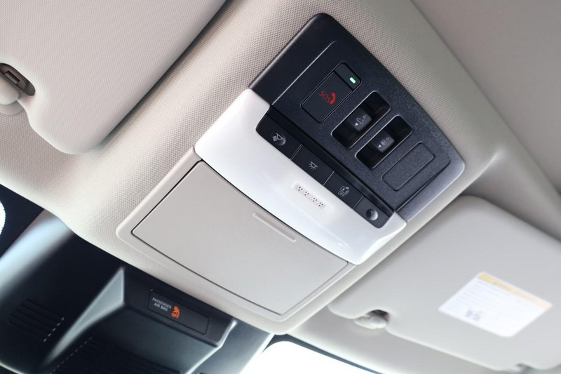 Nissan Rogue Vehicle Image 21