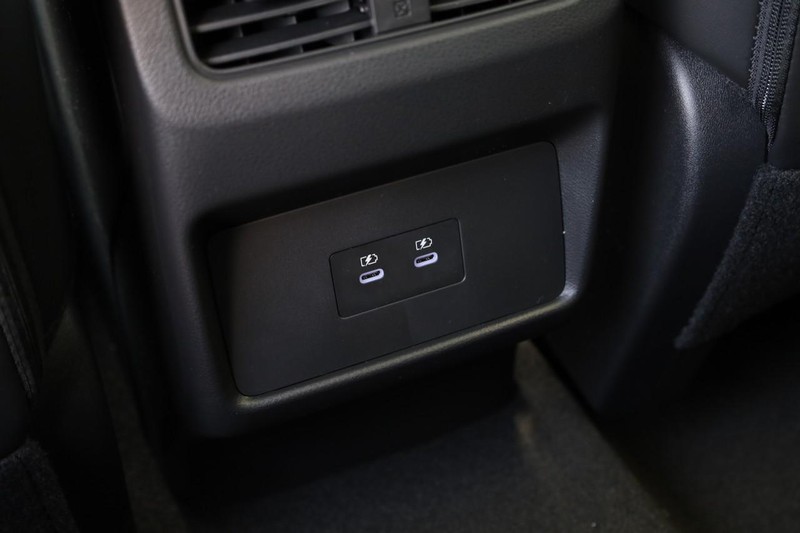 Nissan Rogue Vehicle Image 26