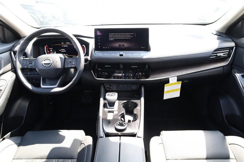 Nissan Rogue Vehicle Image 27