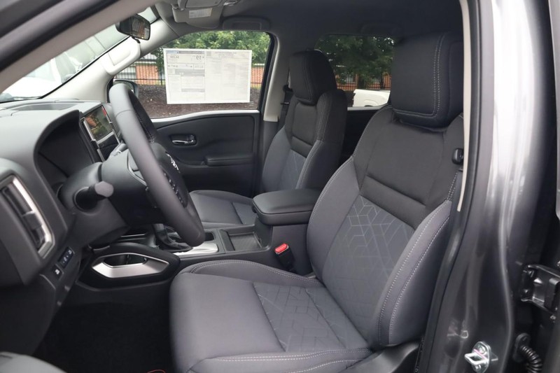 Nissan Frontier Vehicle Image 07