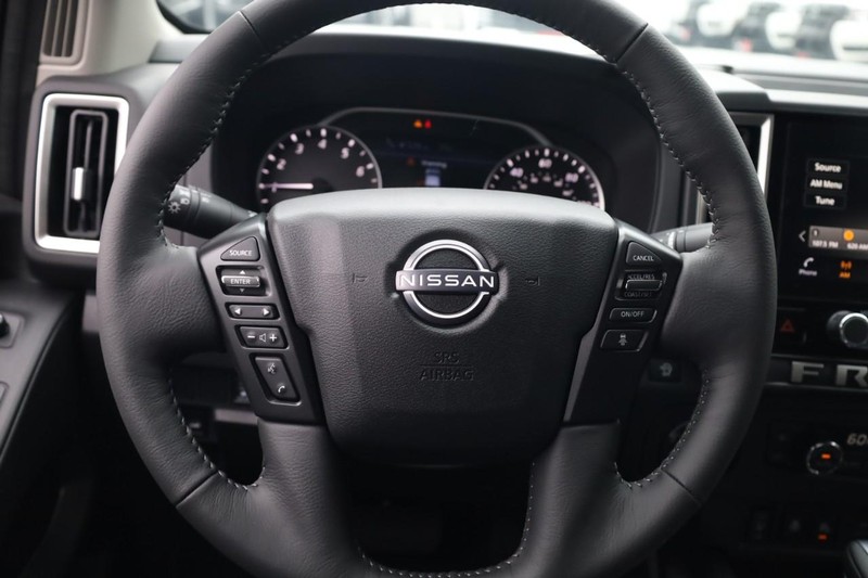 Nissan Frontier Vehicle Image 08