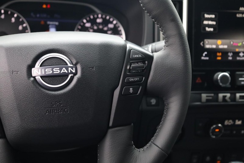 Nissan Frontier Vehicle Image 09