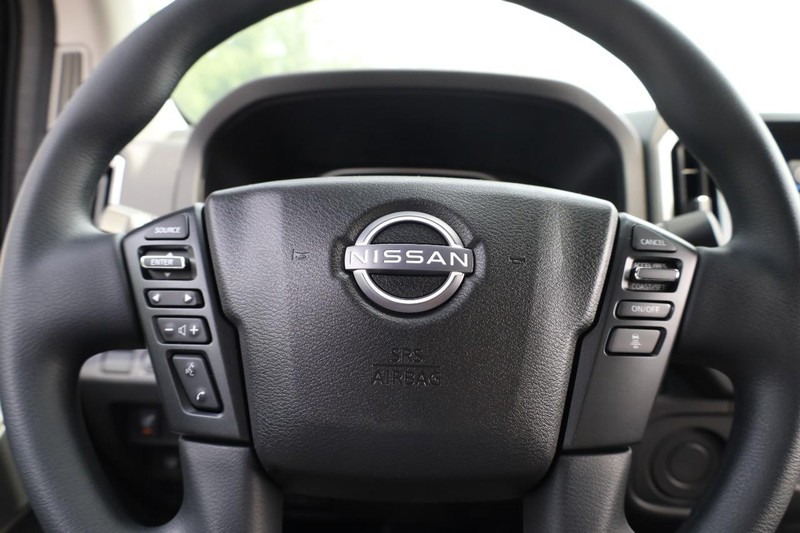 Nissan Frontier Vehicle Image 09