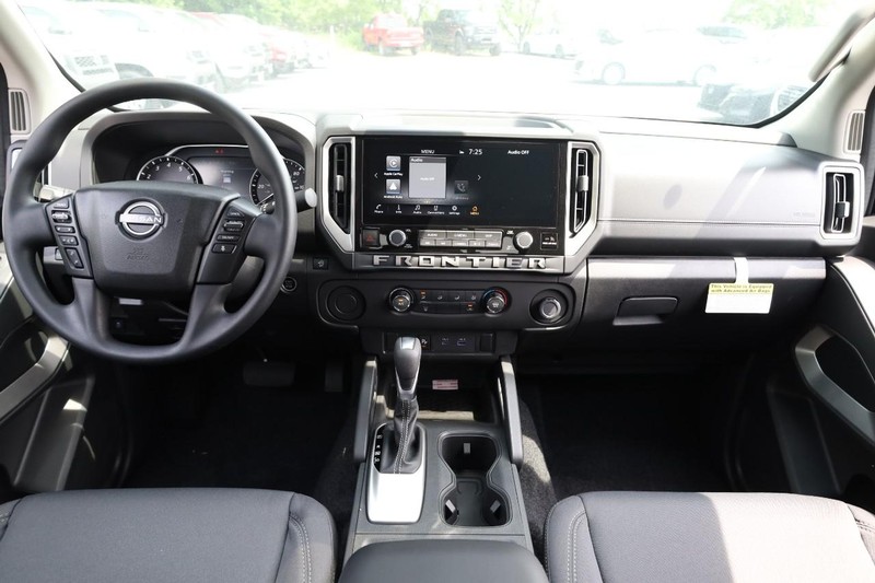 Nissan Frontier Vehicle Image 20
