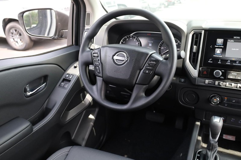 Nissan Frontier Vehicle Image 21