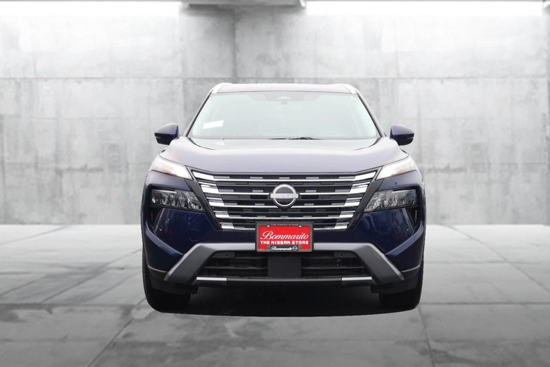 Nissan Rogue Vehicle Image 04