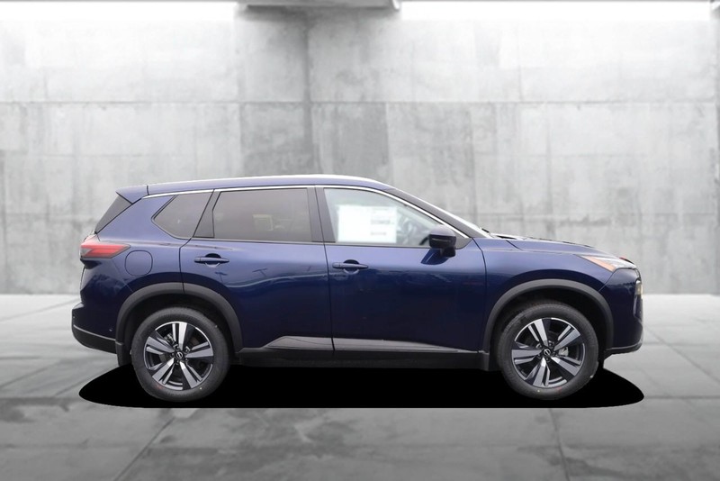 Nissan Rogue Vehicle Image 05