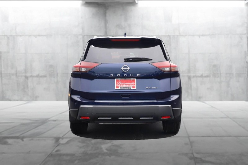 Nissan Rogue Vehicle Image 06