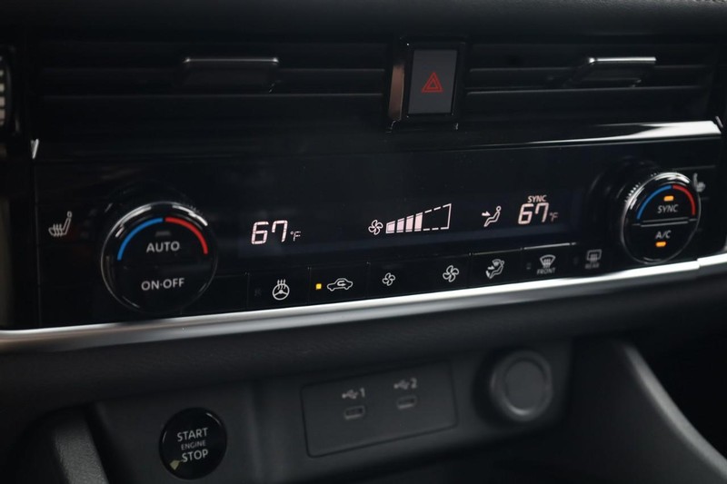 Nissan Rogue Vehicle Image 22
