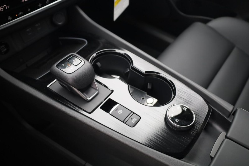 Nissan Rogue Vehicle Image 24