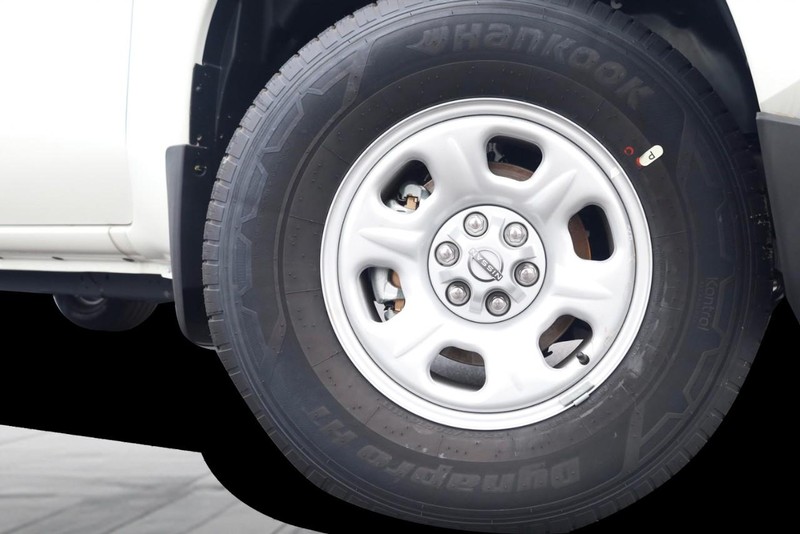 Nissan Frontier Vehicle Image 03