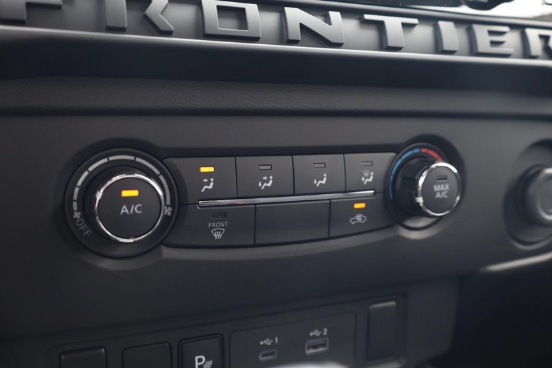 Nissan Frontier Vehicle Image 13