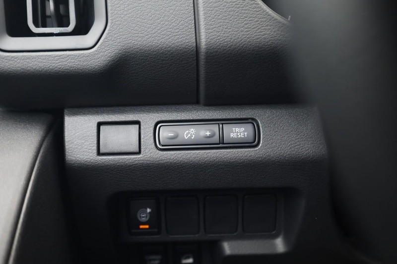 Nissan Frontier Vehicle Image 16