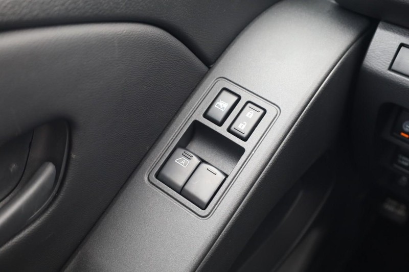 Nissan Frontier Vehicle Image 17