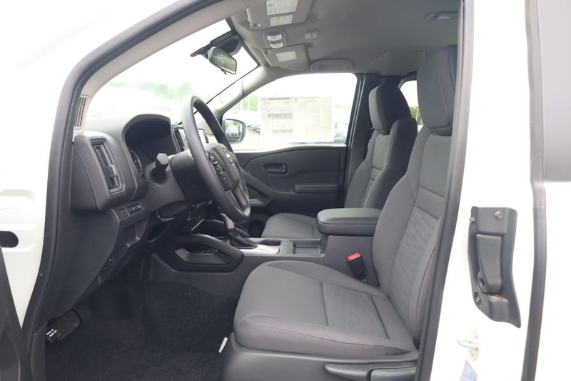 Nissan Frontier Vehicle Image 19
