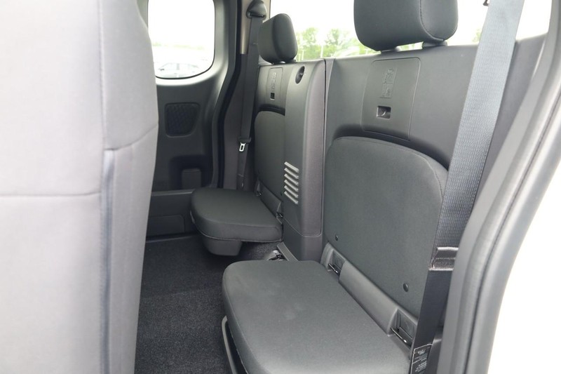 Nissan Frontier Vehicle Image 20