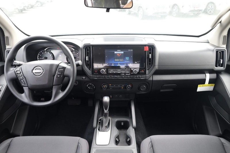 Nissan Frontier Vehicle Image 21