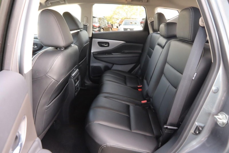 Nissan Murano Vehicle Image 09