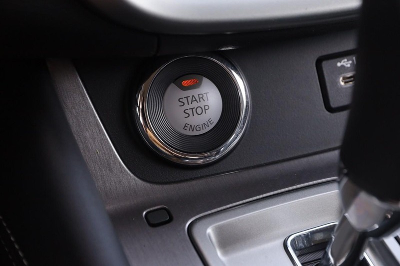 Nissan Murano Vehicle Image 17