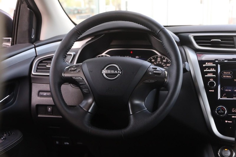 Nissan Murano Vehicle Image 22