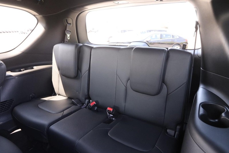 Nissan Armada Vehicle Image 12