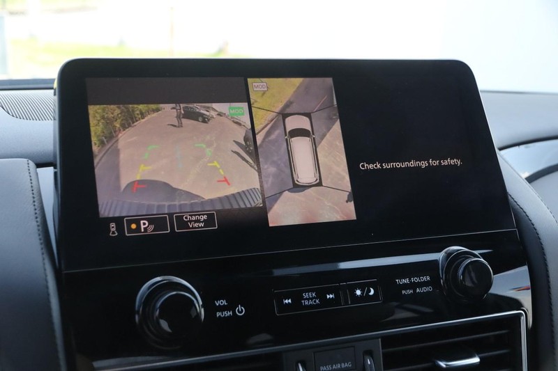 Nissan Armada Vehicle Image 18