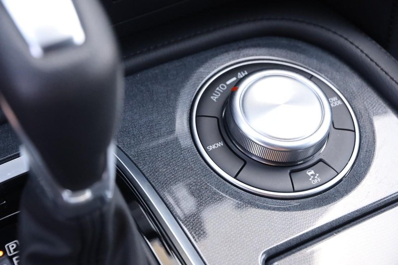 Nissan Armada Vehicle Image 20