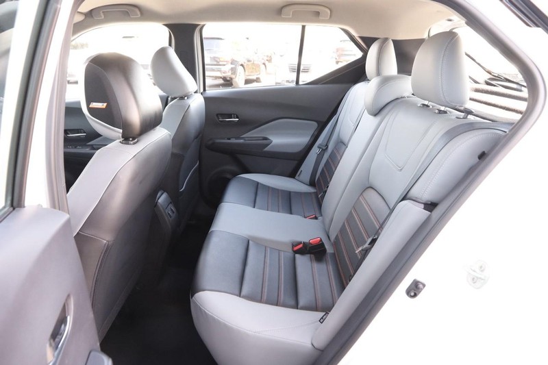 Nissan Kicks Vehicle Image 09