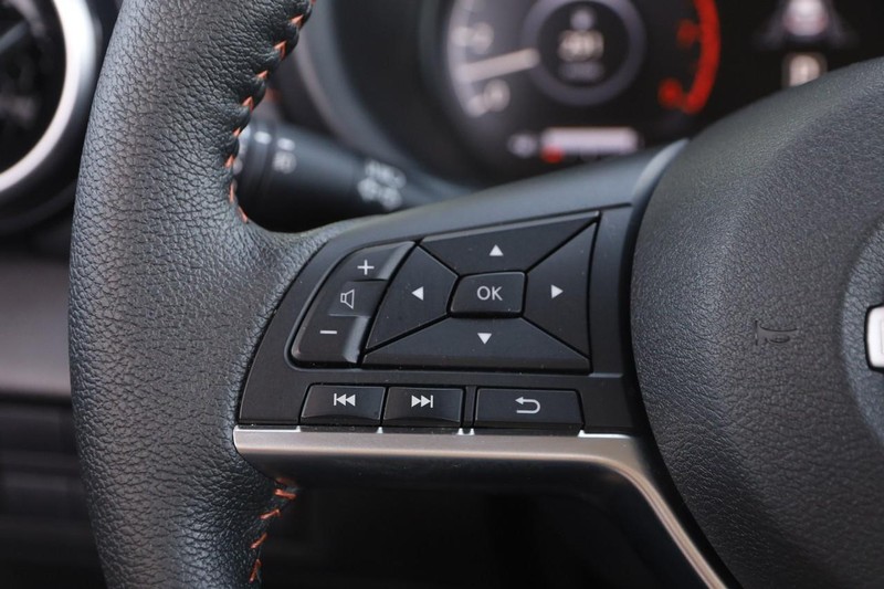 Nissan Kicks Vehicle Image 11