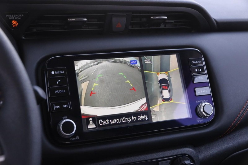 Nissan Kicks Vehicle Image 15