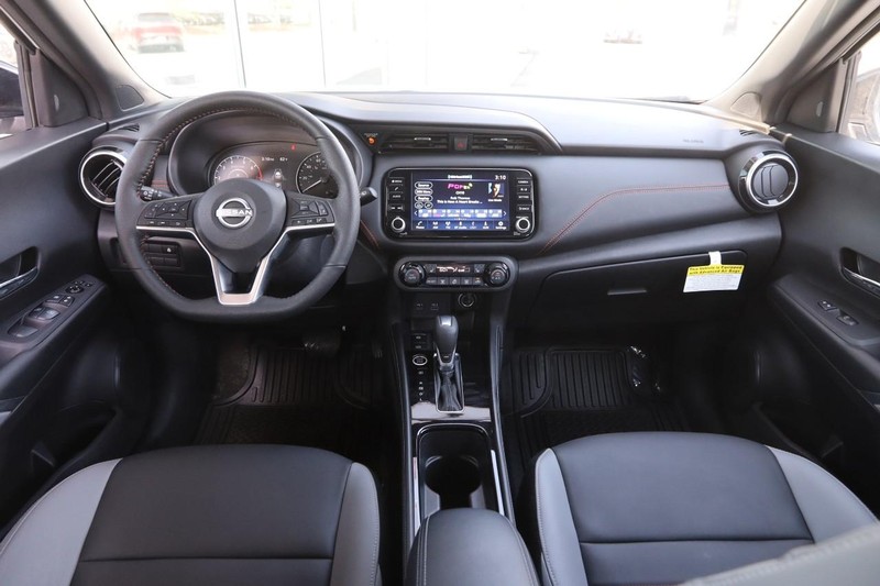 Nissan Kicks Vehicle Image 17
