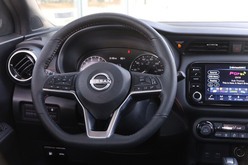 Nissan Kicks Vehicle Image 19