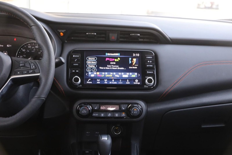 Nissan Kicks Vehicle Image 20