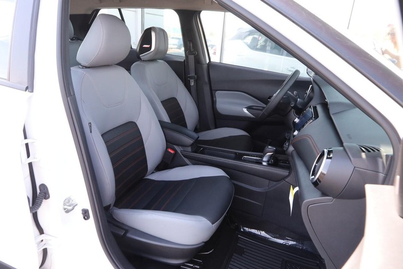 Nissan Kicks Vehicle Image 22
