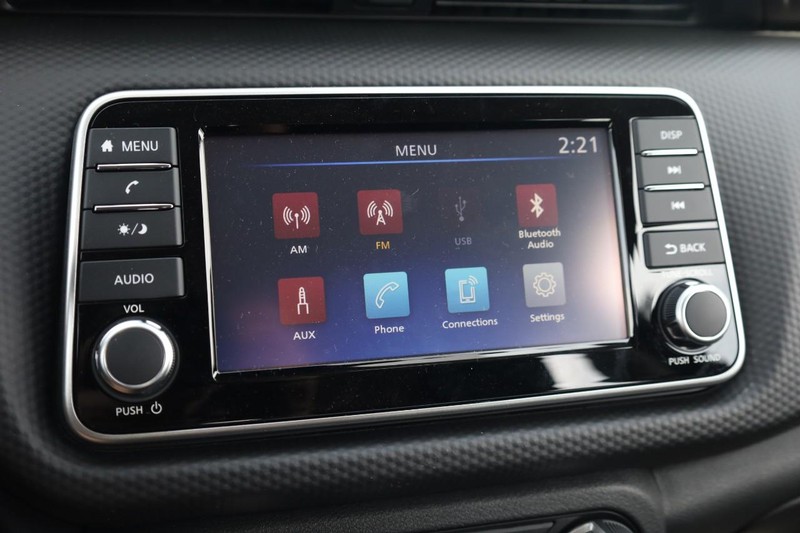 Nissan Kicks Play Vehicle Image 12